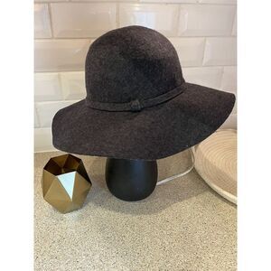 UO Urban Outfitters DEENA & OZZY Classic Floppy‎ Felted Wool Hat